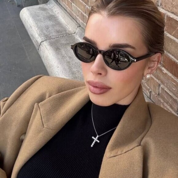 Saint Laurent SL751JEANNE 001 Sunglasses Black Oval Frame, Black Lenses - Picture 1 of 13